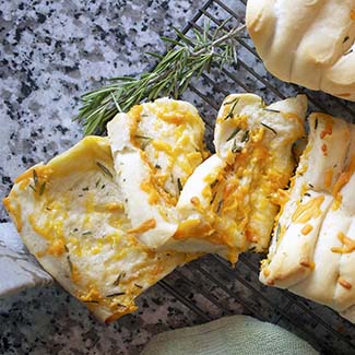 Cheddar, Rosemary and Garlic Pull Apart Bread - Red Star® Yeast