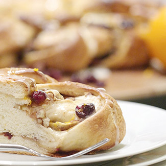 Festive Cranberry Apple Tea Ring - Red Star® Yeast