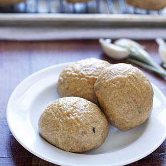 Roasted Garlic Potato Rolls - Red Star® Yeast