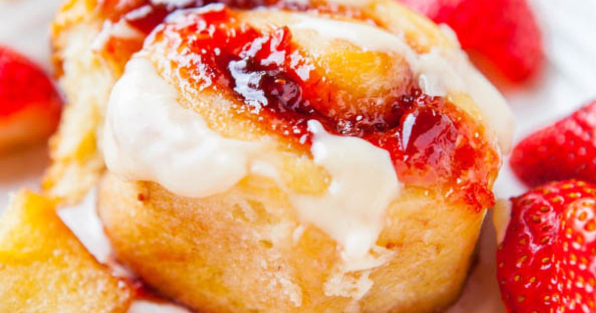 Strawberry Sweet Rolls with Vanilla Cream Cheese Glaze - Red Star® Yeast