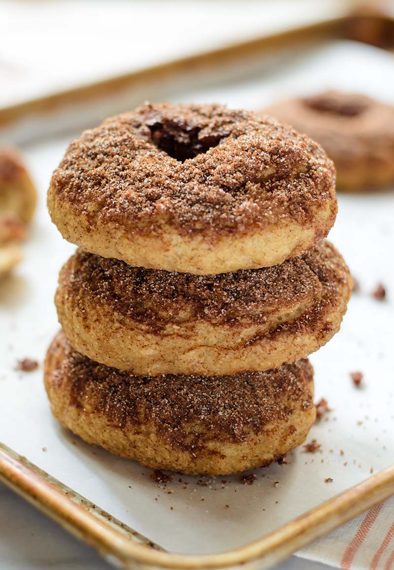 Snickerdoodle Bagels with Cinnamon Crunch Topping