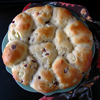 Apple Cranberry Dinner Rolls - Red Star® Yeast