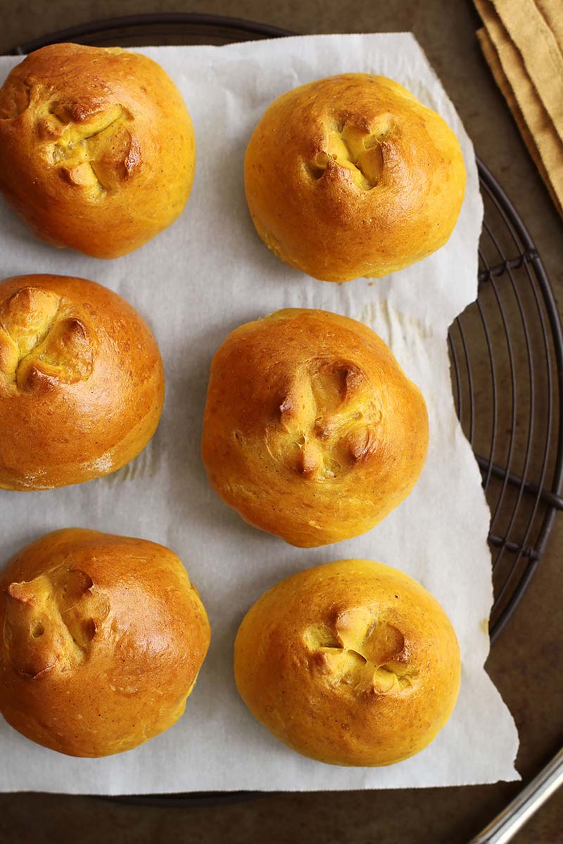 Pumpkin Pie Brioche Rolls