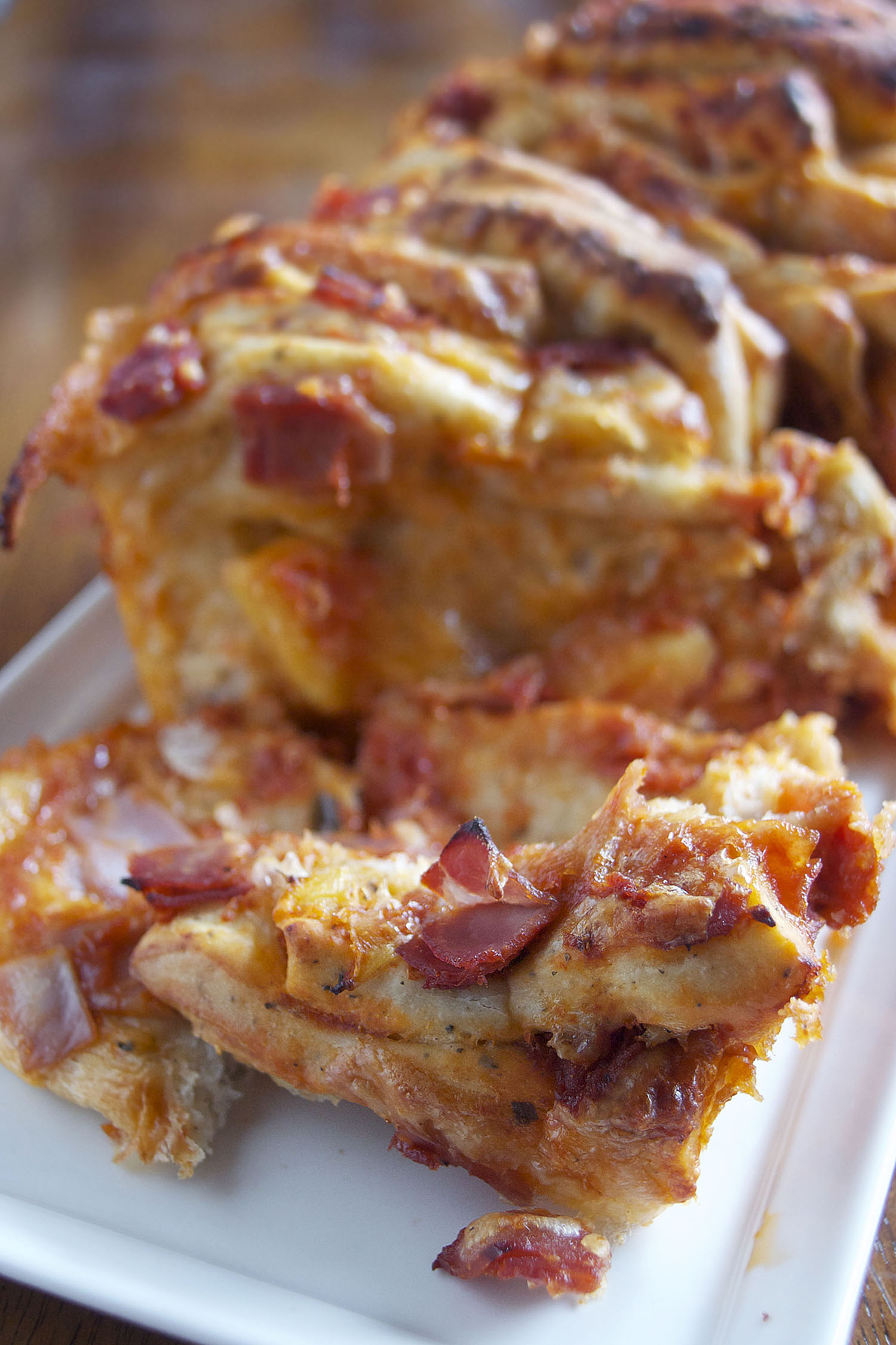 Ham and Pineapple Pizza Pull Apart Bread