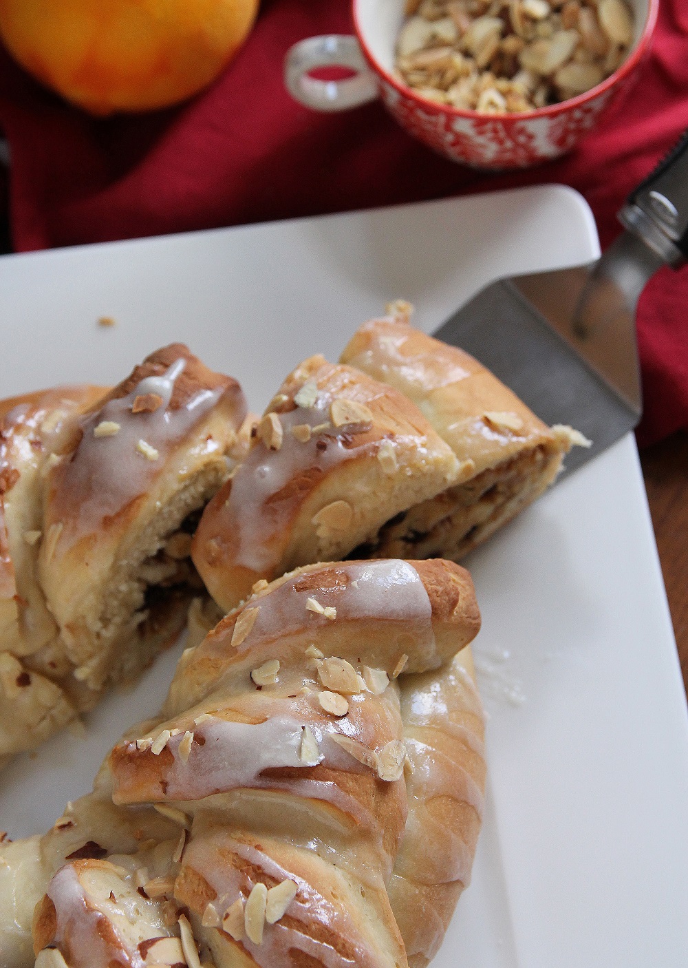 Raisin Filled Holiday Ring