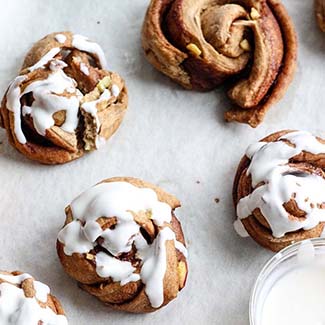 Whole Wheat Apple Cinnamon Knots - Red Star® Yeast