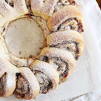 Chocolate Cinnamon Roll Wreath | Red Star® Yeast