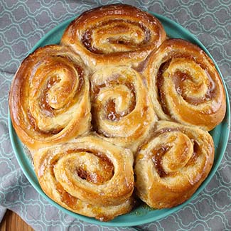 Peach Pie Cinnamon Rolls - Red Star® Yeast