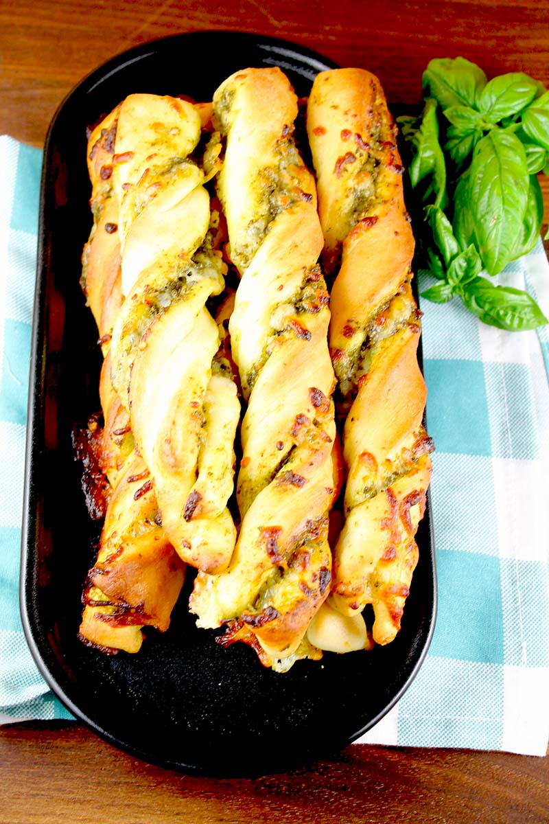 Cheesy Pesto Breadsticks