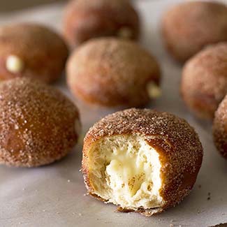 Maple Vanilla Cream Stuffed Chai Doughnuts | Red Star® Yeast
