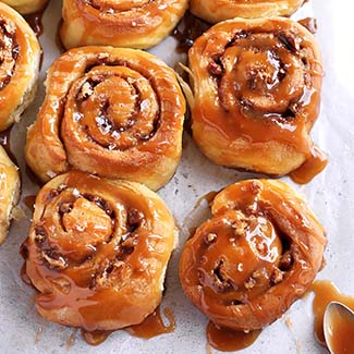 Caramel Pecan Cinnamon Rolls
