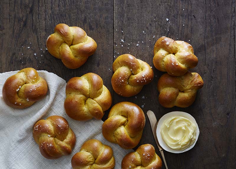 Golden Pumpkin Dinner Rolls