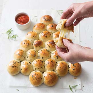 Herbed Fontina Rolls with Marinara Sauce | Red Star® Yeast