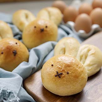 Bunny Bread Board – FROM: Susie