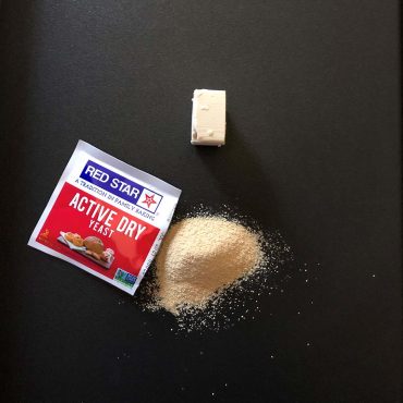 How Much Yeast In A Packet (With Teaspoon & Tablespoon Equivalents!)