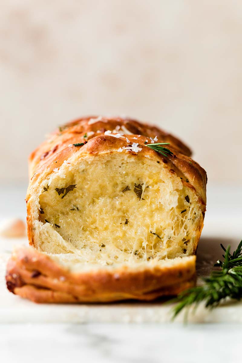 Rosemary Garlic Pull-Apart Bread Recipe | Red Star® Yeast