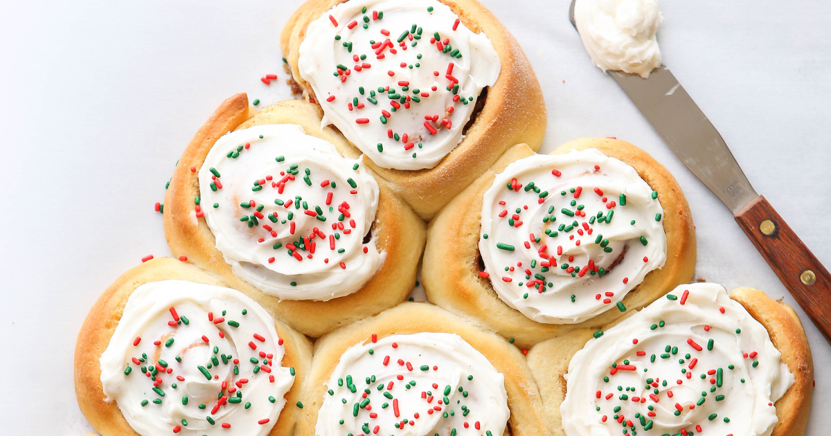 Cinnamon Roll Christmas Tree - Red Star® Yeast