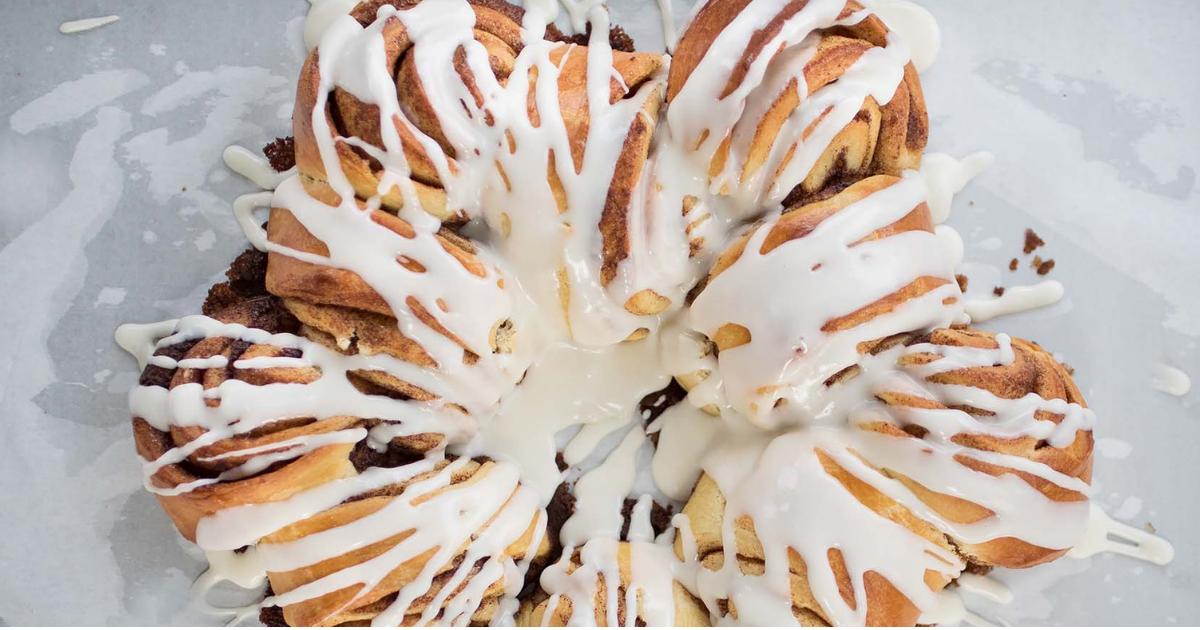 Cinnamon Roll Tea Ring with Eggnog Glaze | Red Star® Yeast