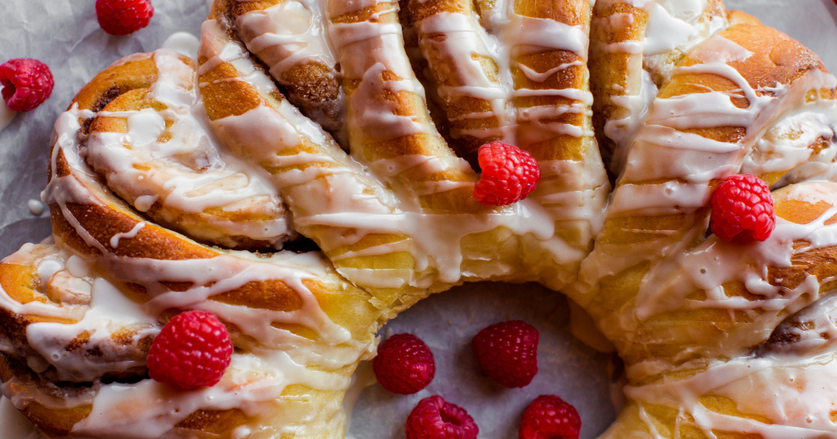 Cinnamon Roll Wreath - Red Star® Yeast