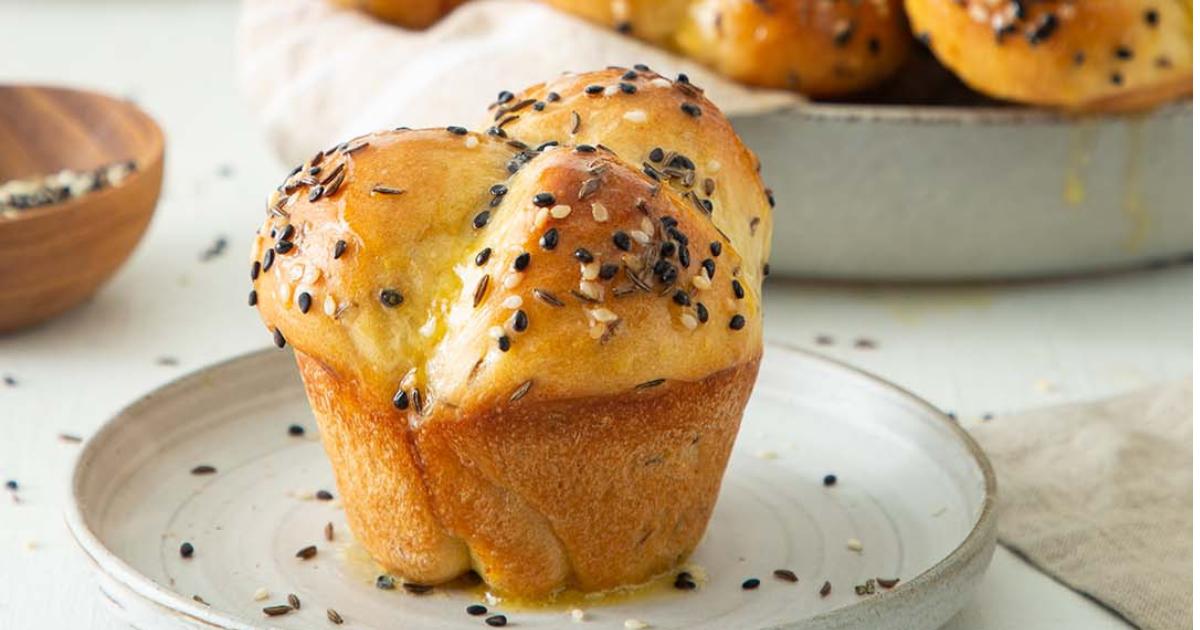Caraway-Sesame Clover Rolls | Red Star® Yeast